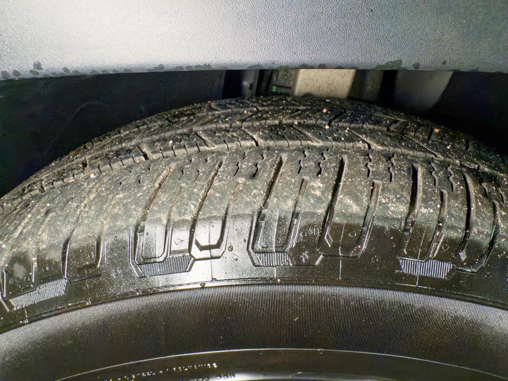 2022 Rivian R1T view 37