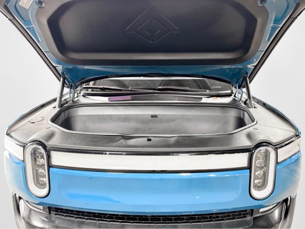 2022 Rivian R1T view 24