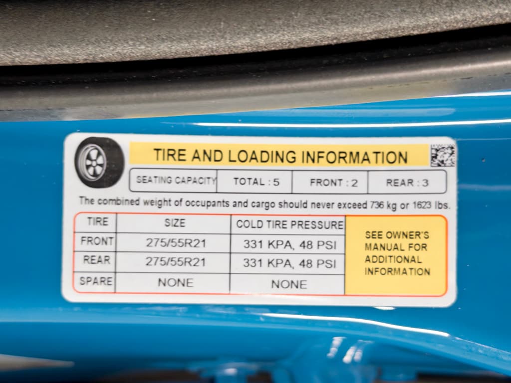 2022 Rivian R1T view 29