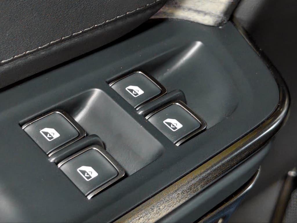 2022 Rivian R1T view 7