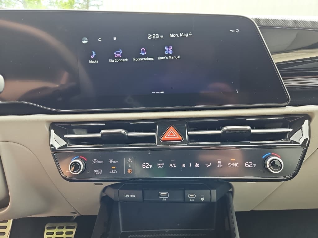 2023 Kia Niro EV view 11