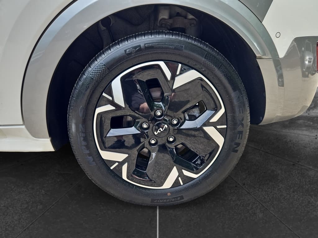 2023 Kia Niro EV view 32