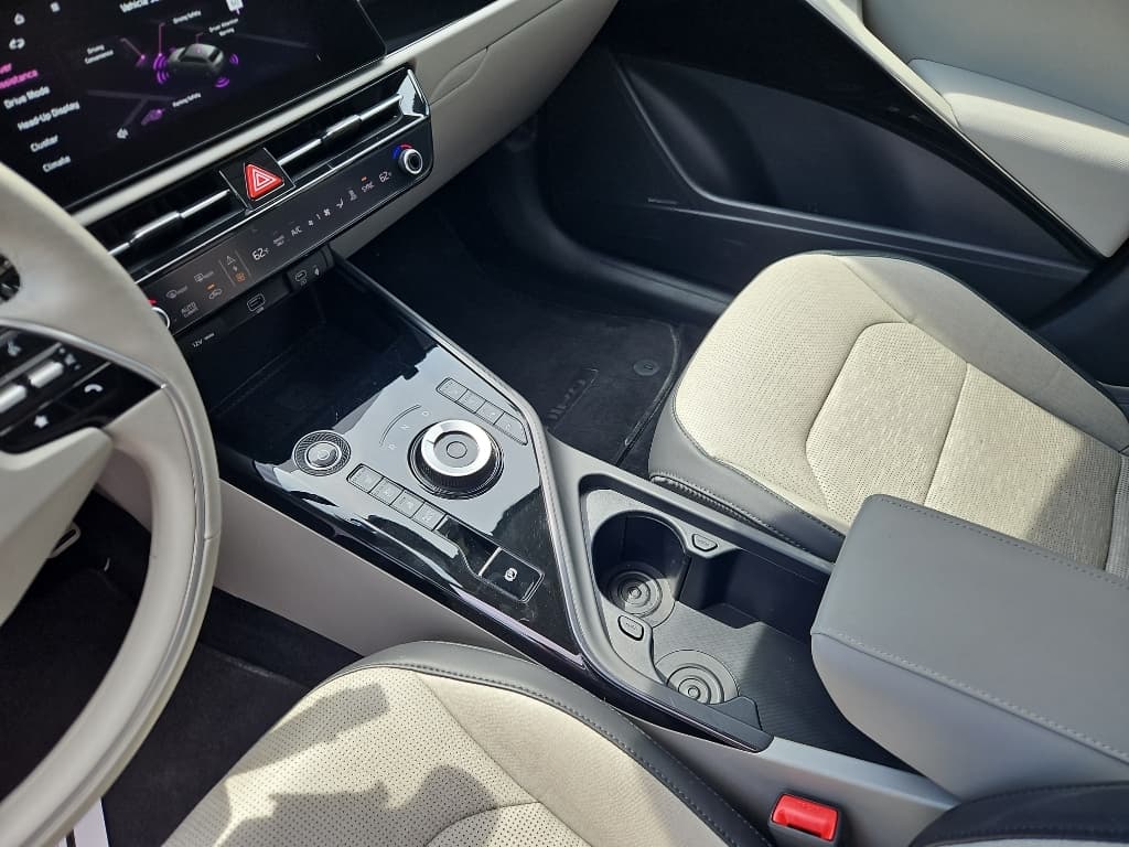 2023 Kia Niro EV view 18