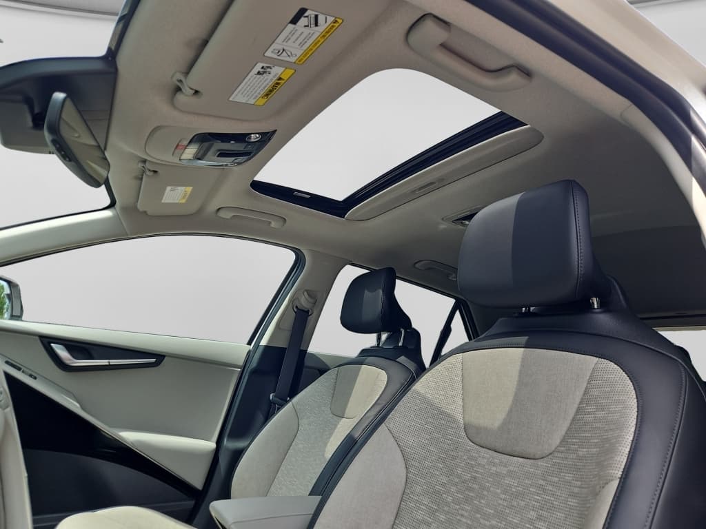 2023 Kia Niro EV view 24