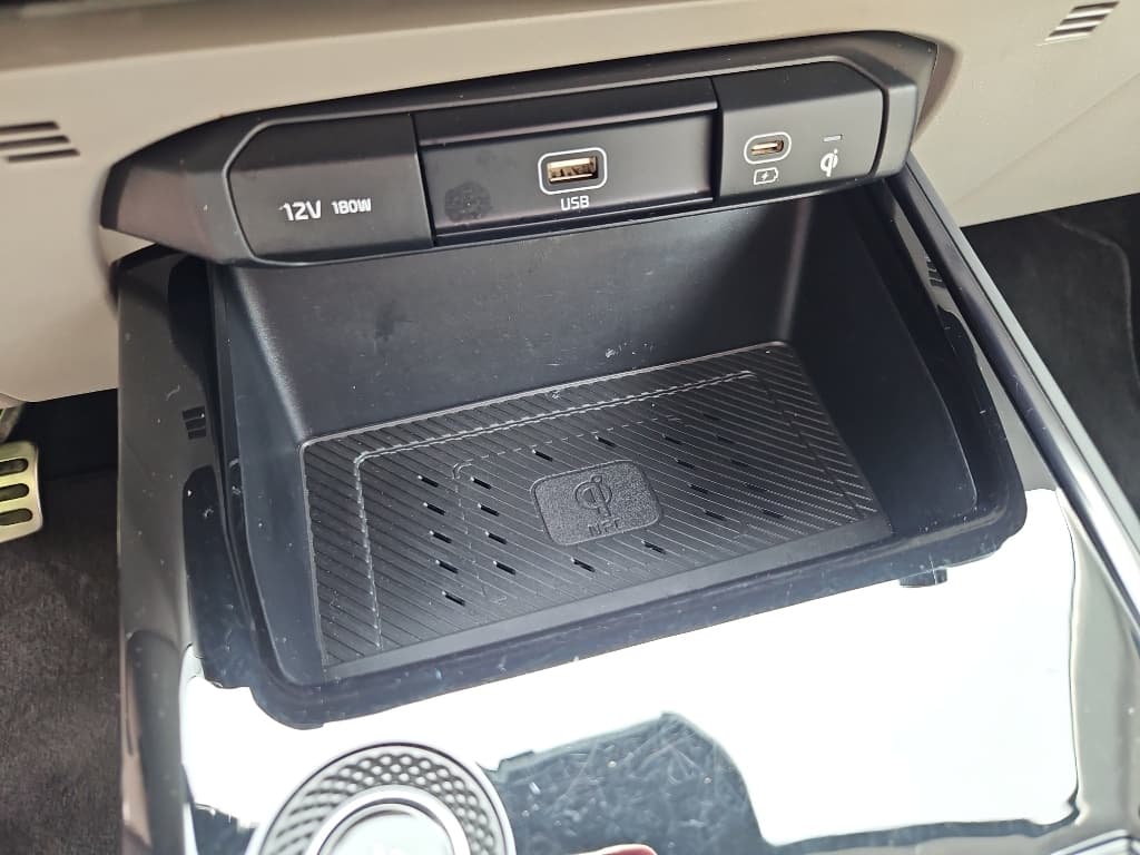 2023 Kia Niro EV view 15