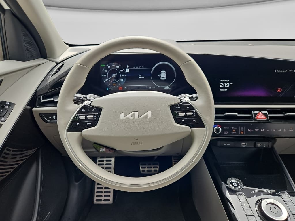 2023 Kia Niro EV view 7