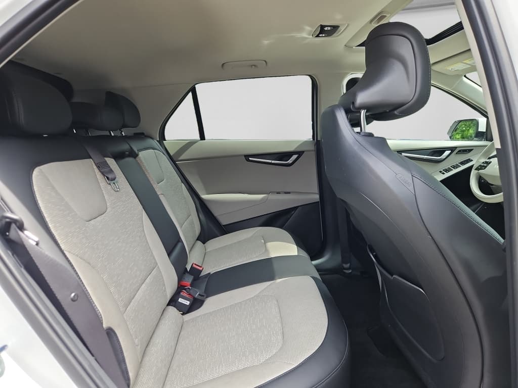 2023 Kia Niro EV view 22