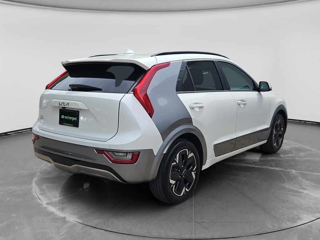 2023 Kia Niro EV view 3