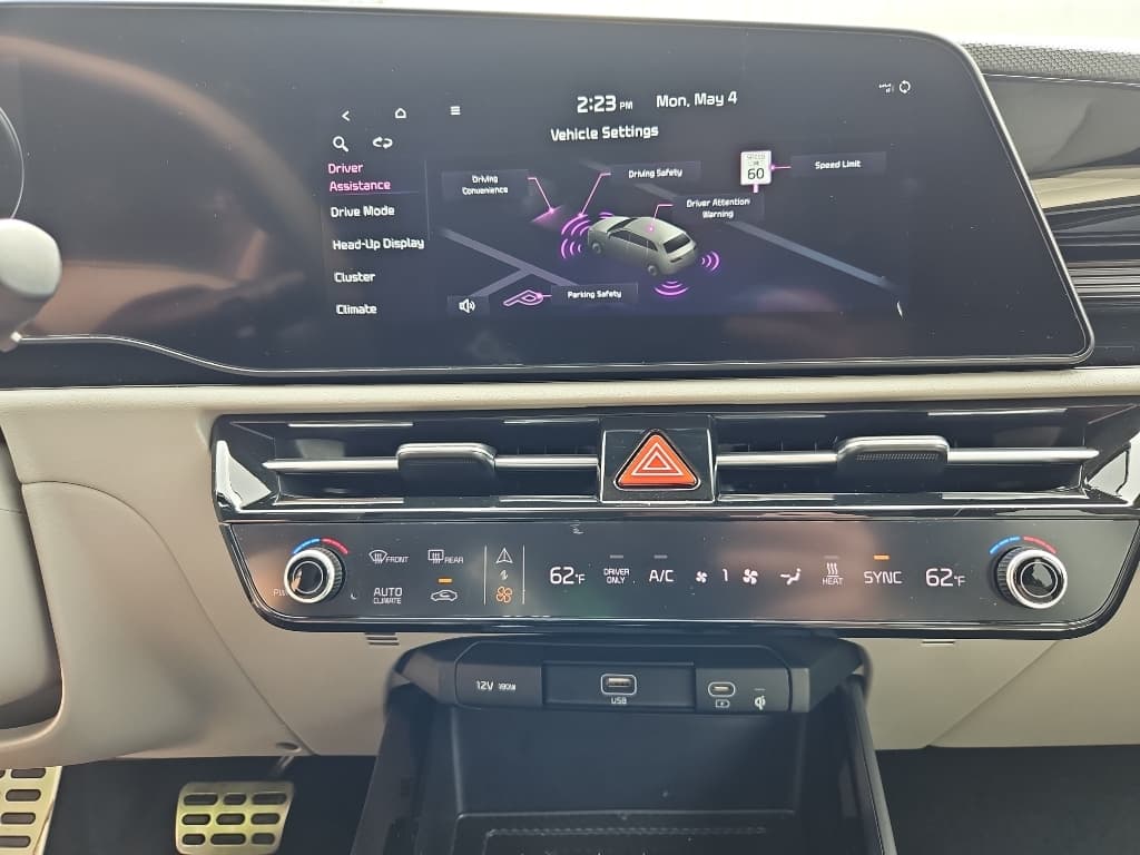 2023 Kia Niro EV view 13