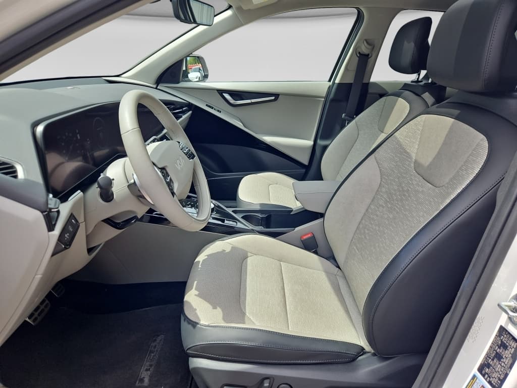 2023 Kia Niro EV view 17