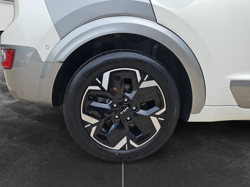 2023 Kia Niro EV view 34