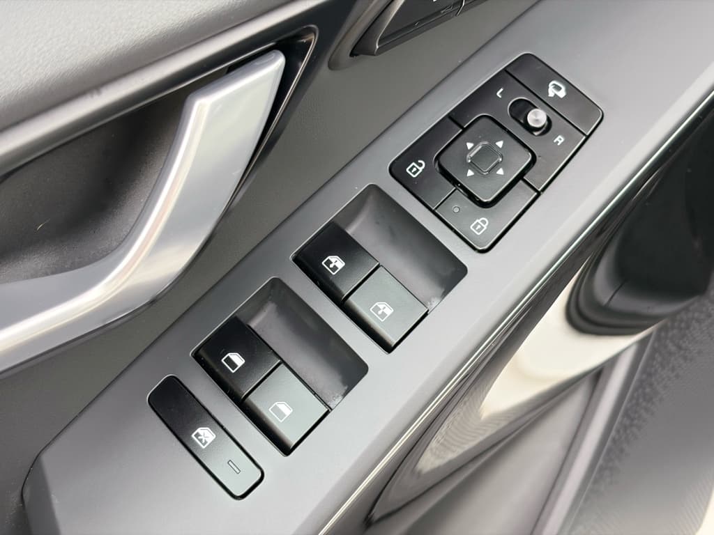 2023 Kia Niro EV view 7