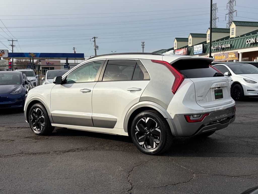 2023 Kia Niro EV view 2