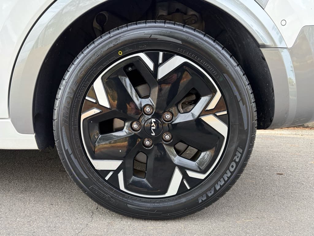 2023 Kia Niro EV view 37