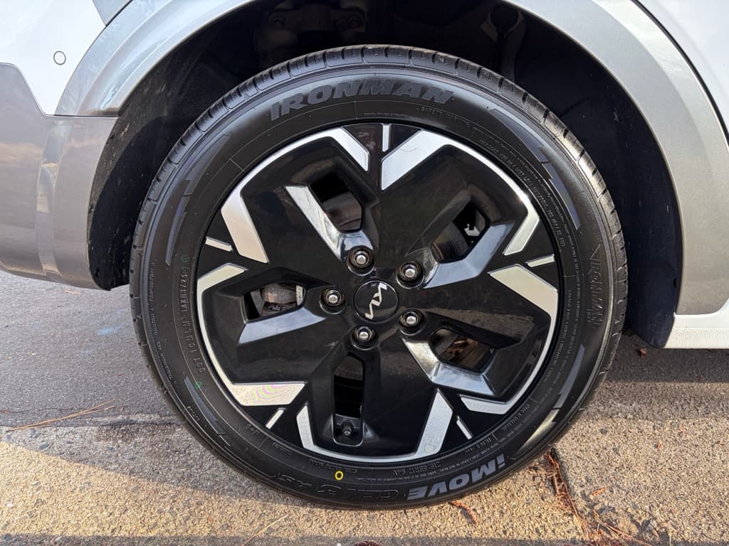 2023 Kia Niro EV view 35