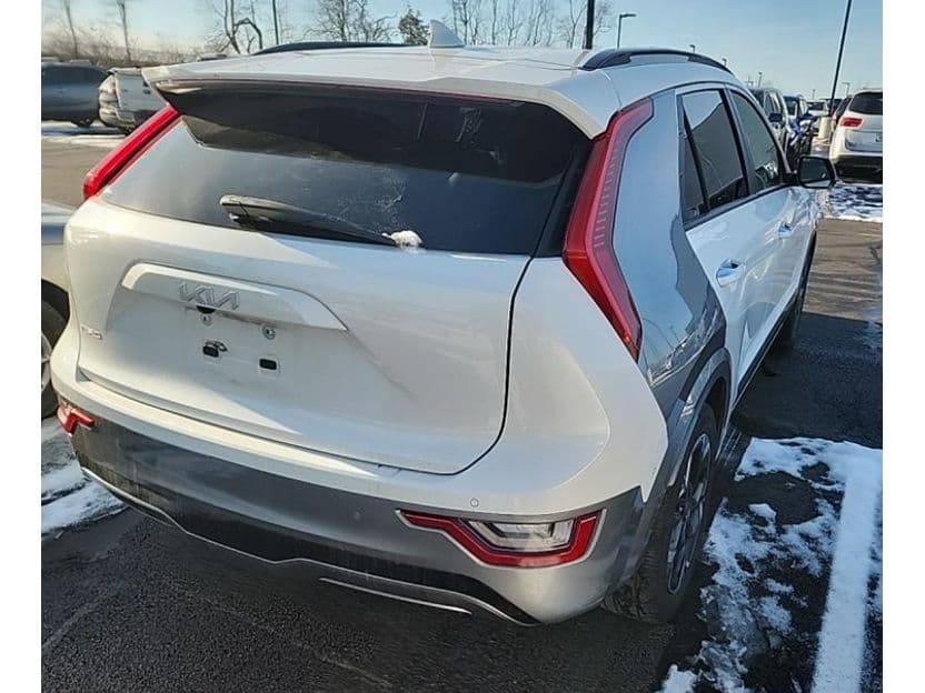 2023 Kia Niro EV view 3
