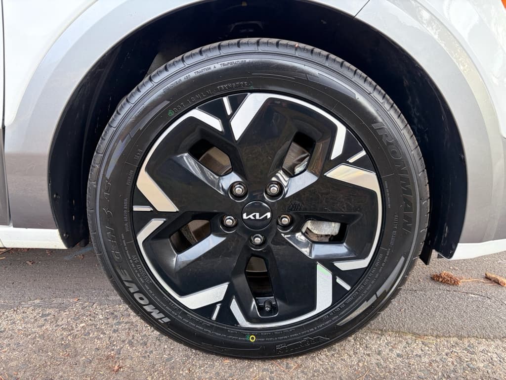 2023 Kia Niro EV view 33