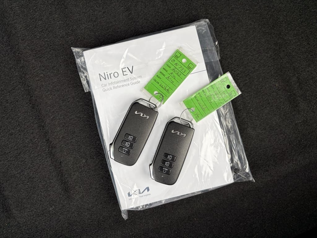 2023 Kia Niro EV view 25