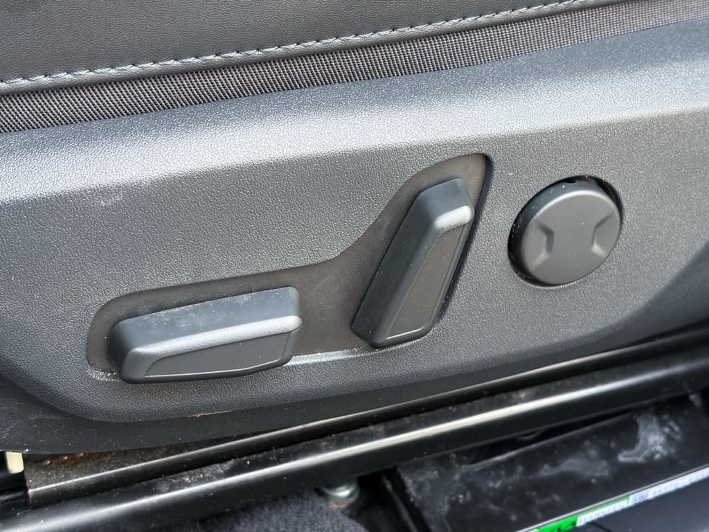 2023 Kia Niro EV view 6