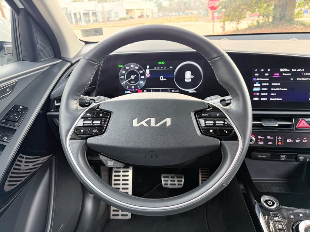 2023 Kia Niro EV view 8