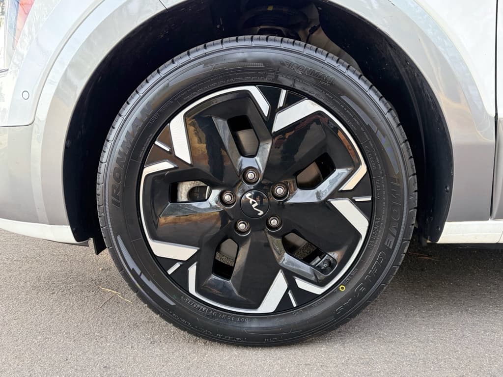 2023 Kia Niro EV view 39