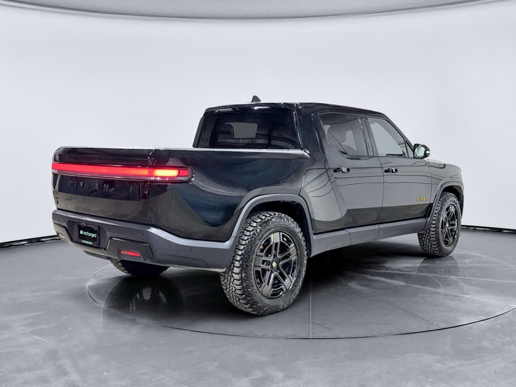 2022 Rivian R1T view 3