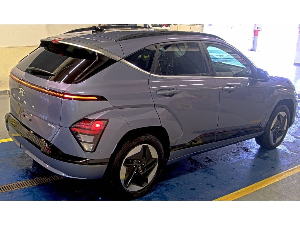 2024 Hyundai Kona view 3