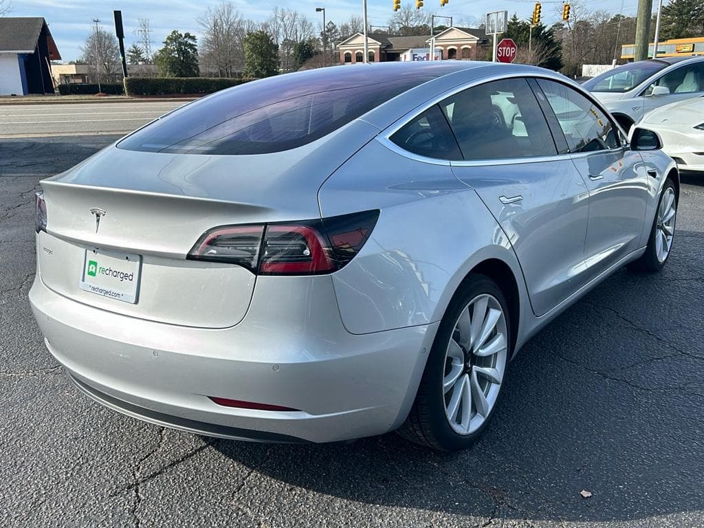 2018 Tesla Model 3 view 3