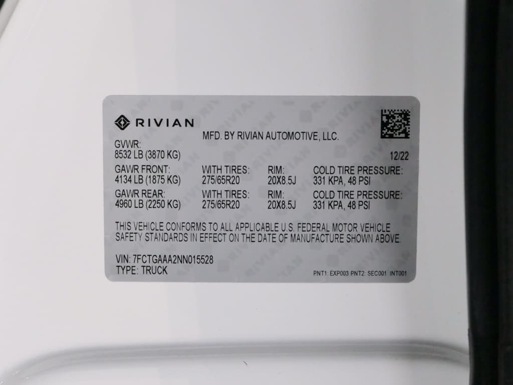 2022 Rivian R1T view 31