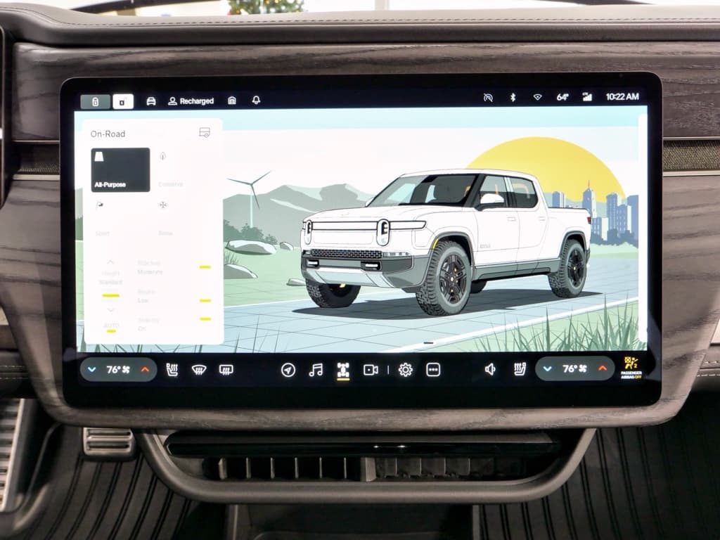 2022 Rivian R1T view 10