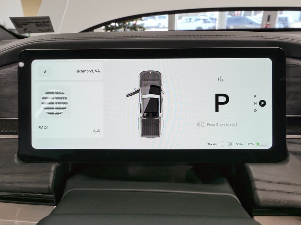 2022 Rivian R1T view 9