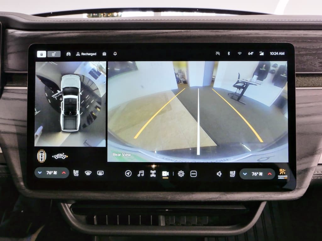 2022 Rivian R1T view 14