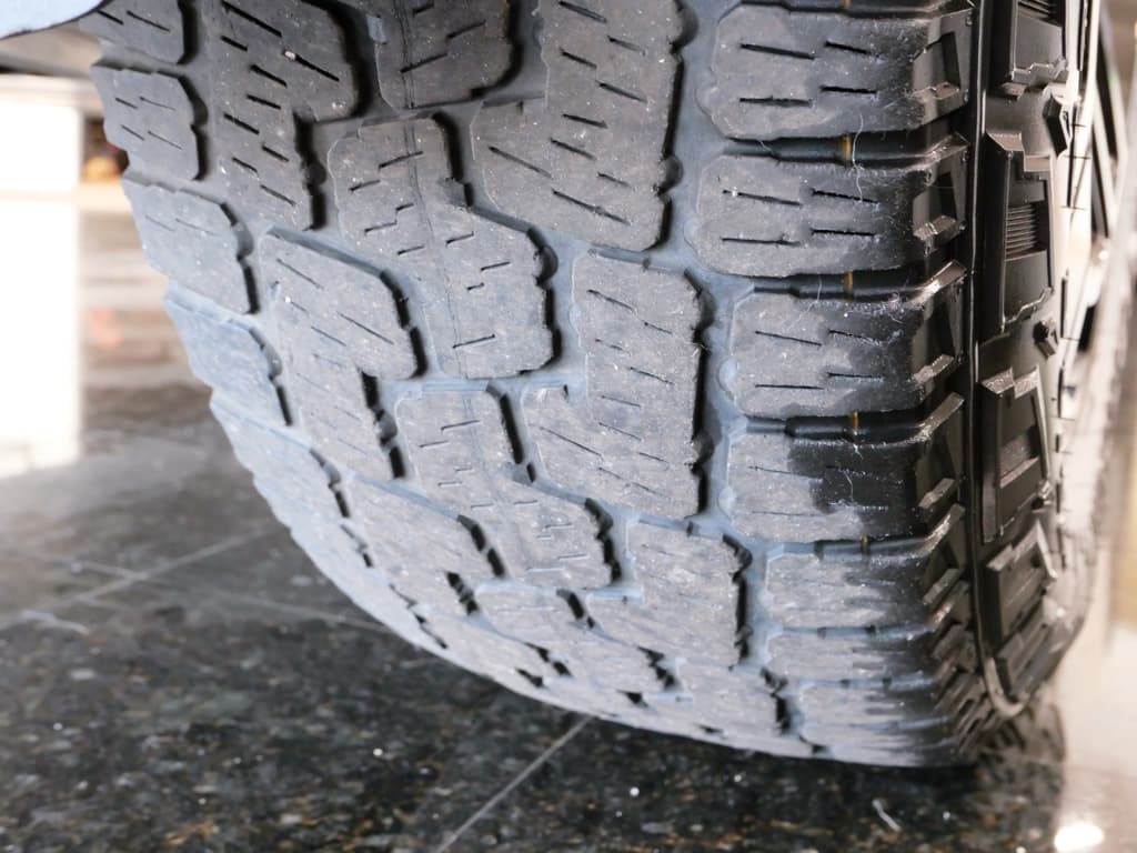 2022 Rivian R1T view 40