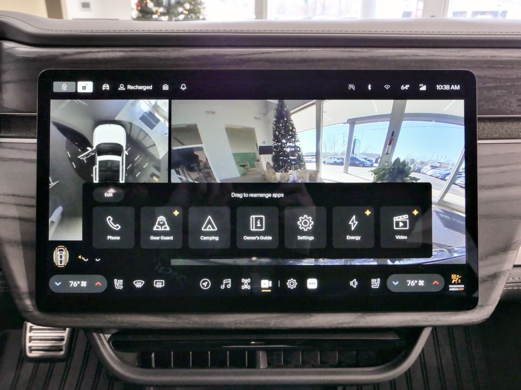 2022 Rivian R1T view 12