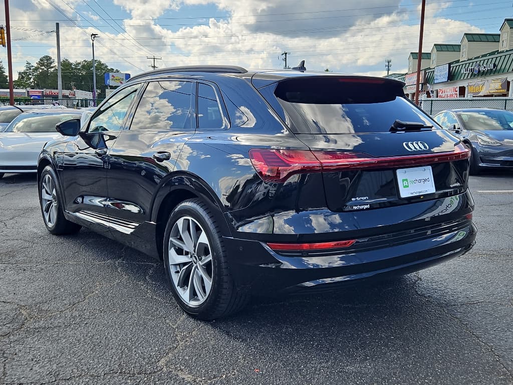 2021 Audi e-tron view 2