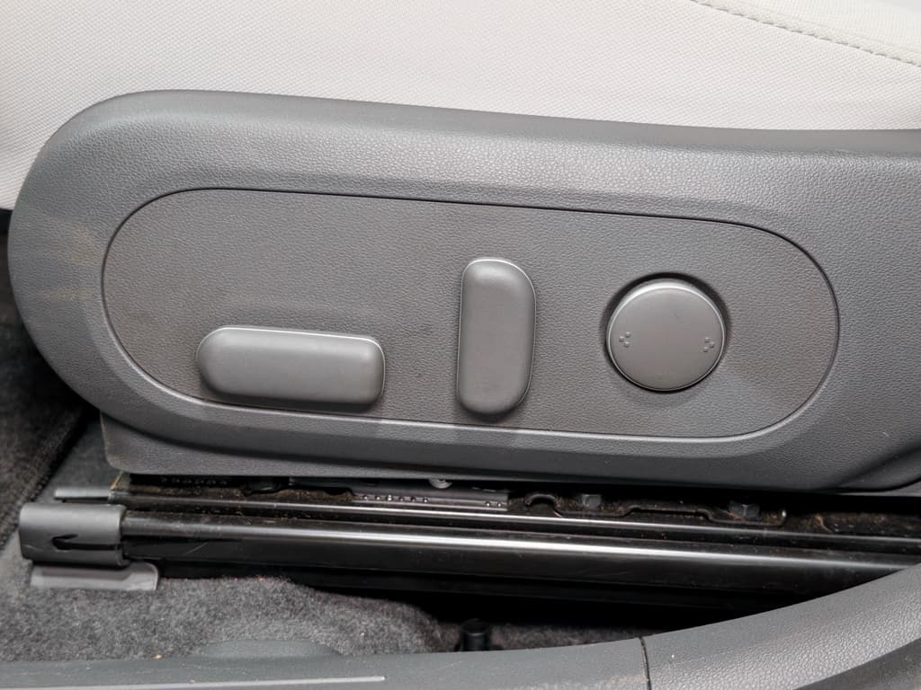 2024 Hyundai Kona view 7