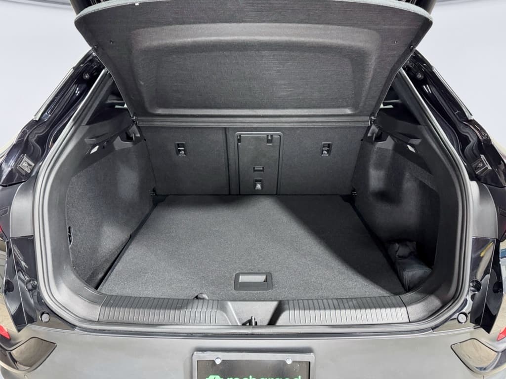 2023 Volkswagen ID.4 view 26