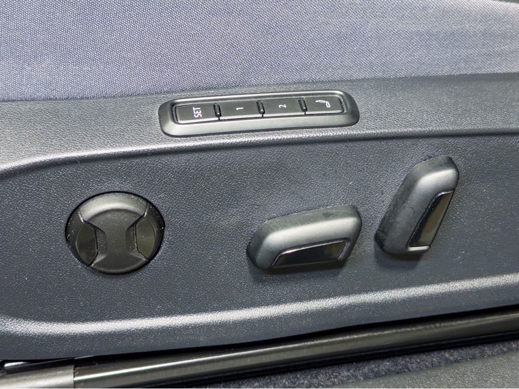 2023 Volkswagen ID.4 view 6