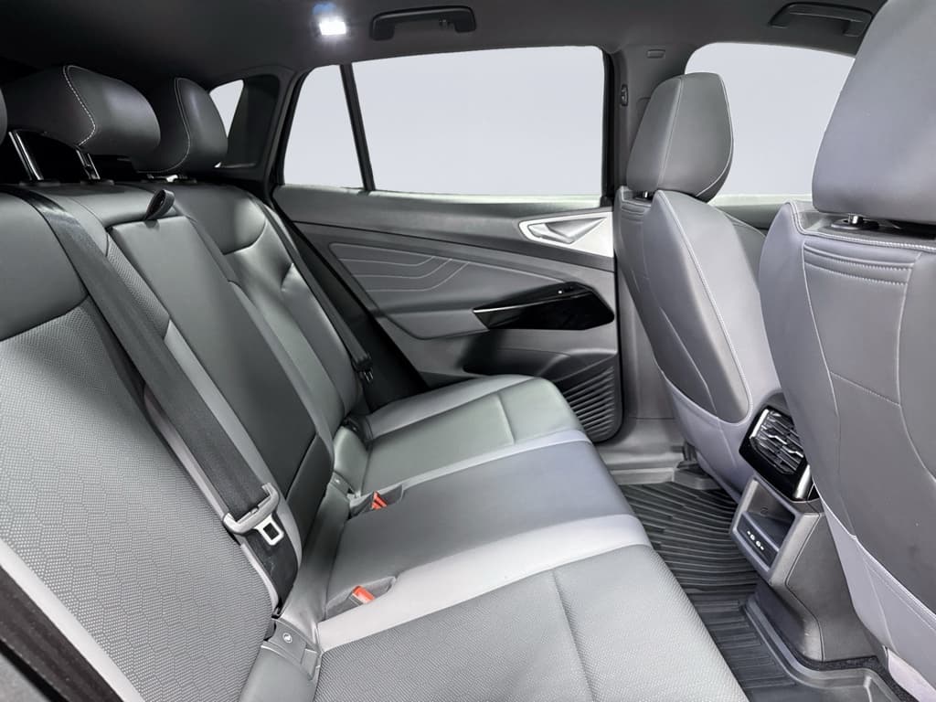 2023 Volkswagen ID.4 view 23