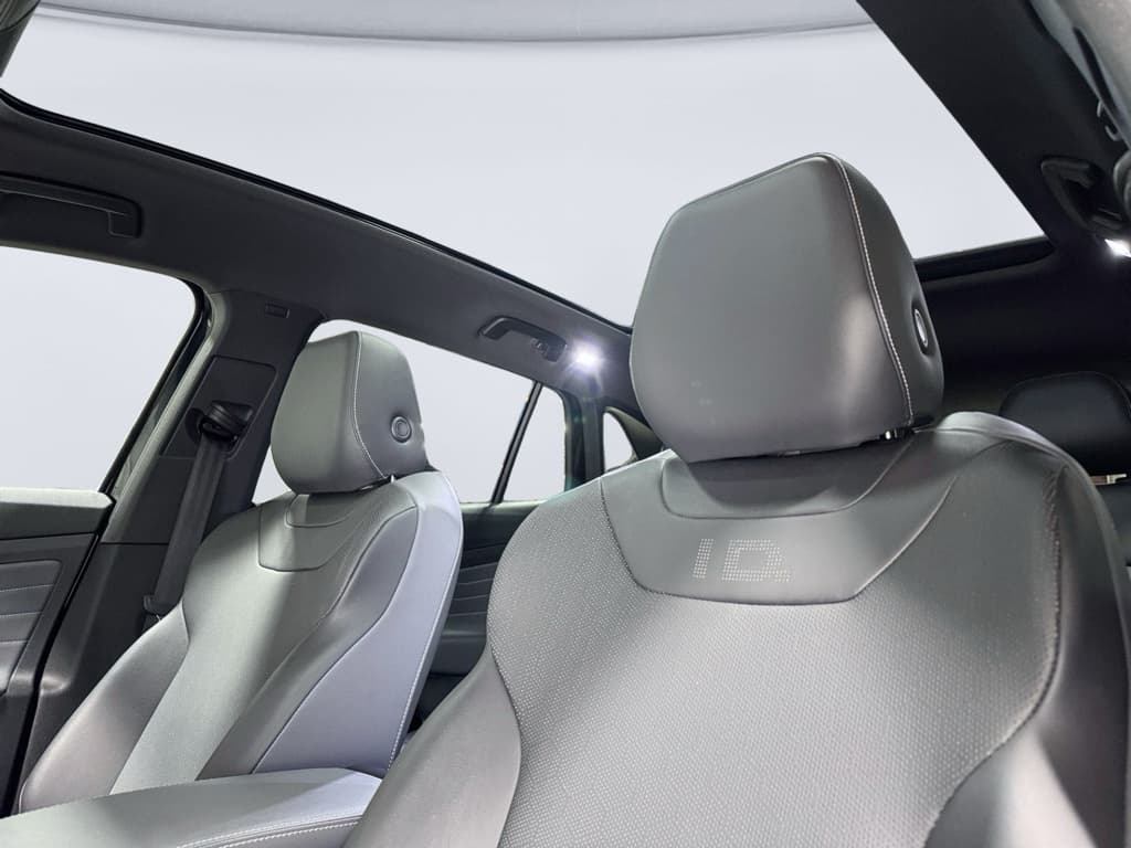 2023 Volkswagen ID.4 view 25