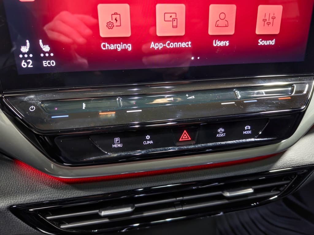 2023 Volkswagen ID.4 view 16