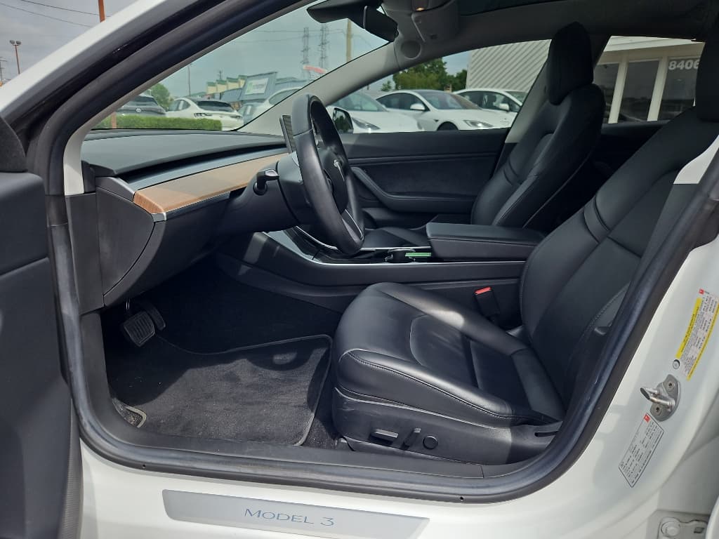 2018 Tesla Model 3 view 5