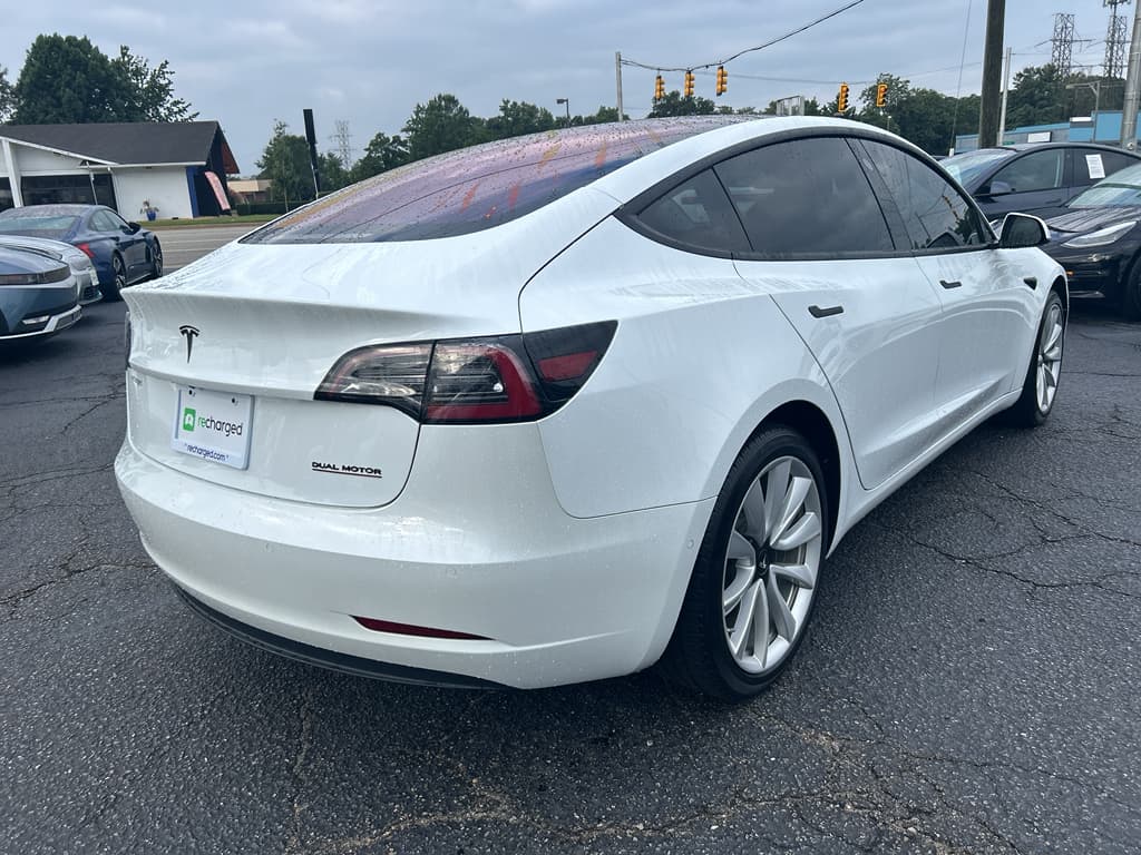 2018 Tesla Model 3 view 3