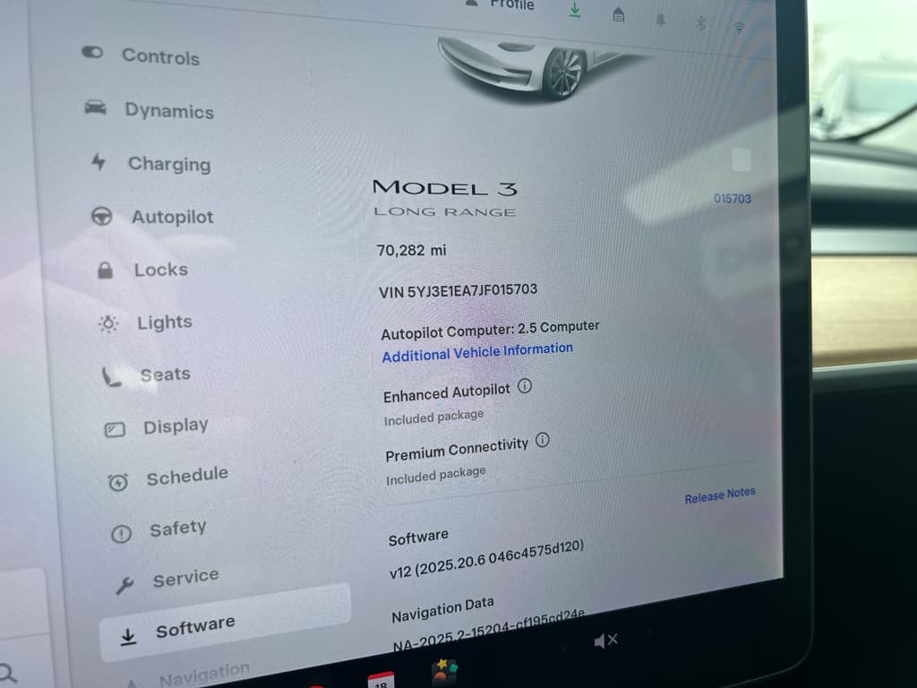 2018 Tesla Model 3 view 9