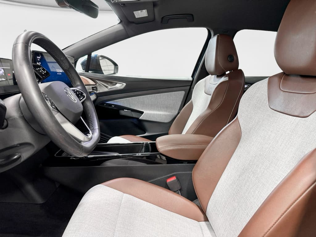 2023 Volkswagen ID.4 view 18