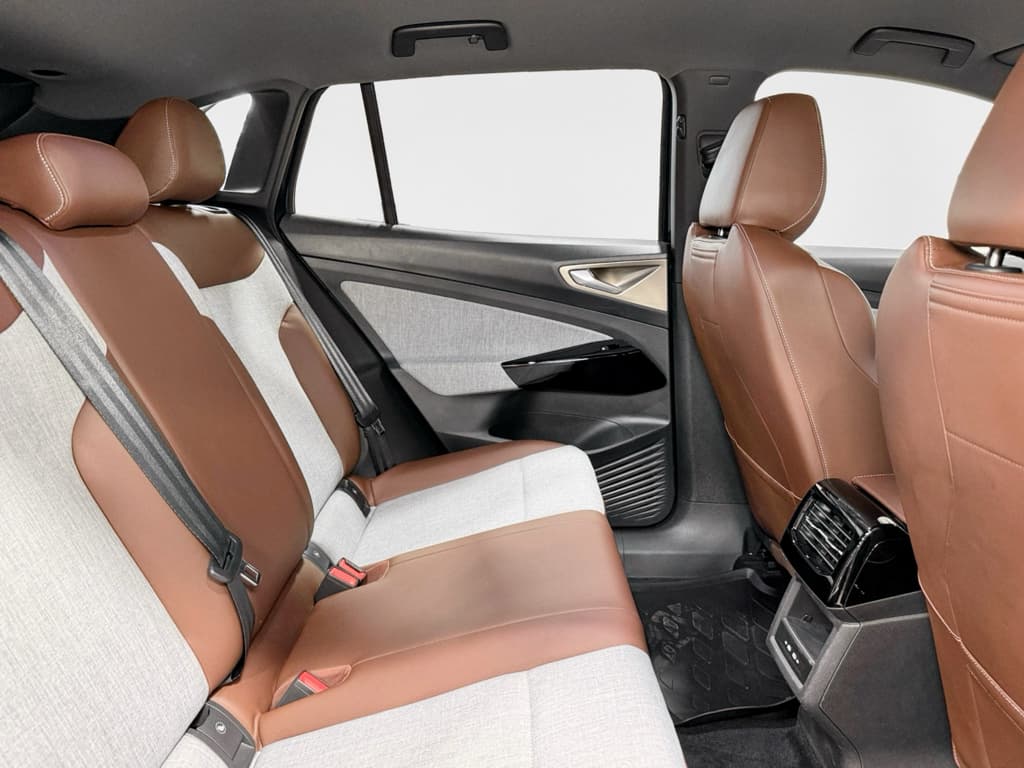 2023 Volkswagen ID.4 view 23
