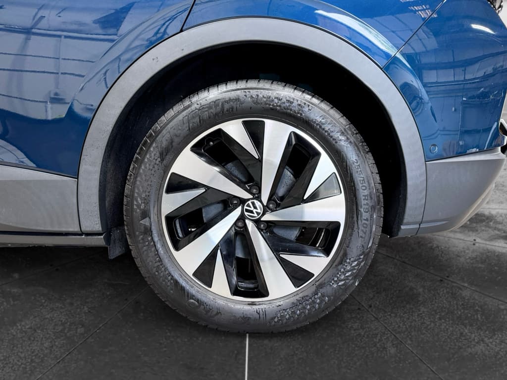 2023 Volkswagen ID.4 view 32