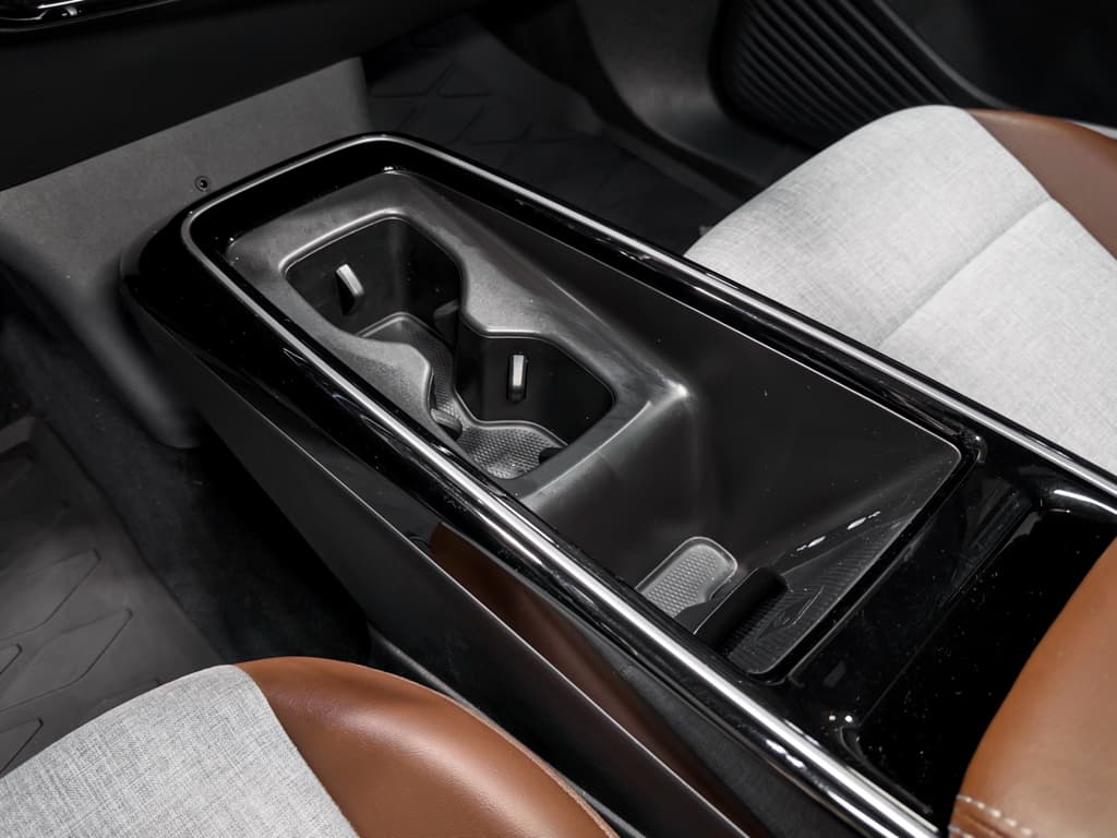 2023 Volkswagen ID.4 view 20
