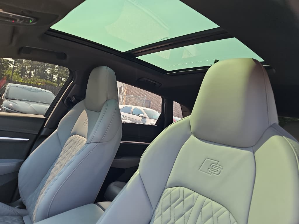 2023 Audi e-tron S view 21