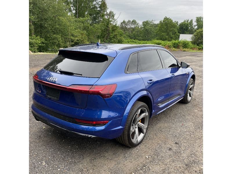 2023 Audi e-tron S view 3